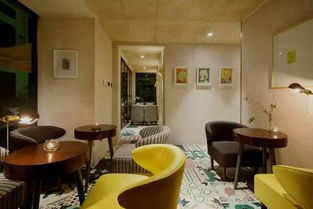 这扇门通向的竟不是博物馆，而是客栈