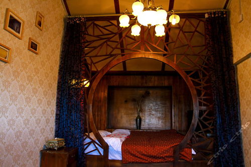 丽江筋斗云精品客栈蜜月大床房203 会员特惠,浪漫之旅的完美选择